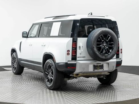 Used 2025 Land Rover Defender 110 S image 4