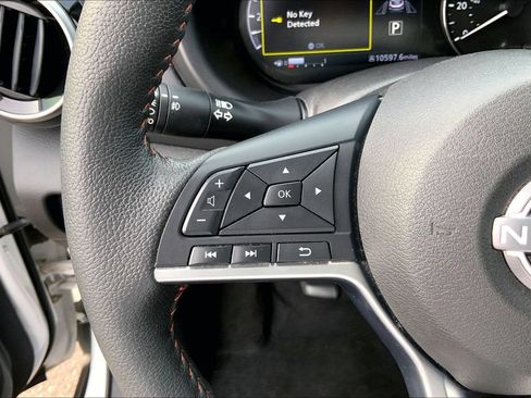 Used 2024 Nissan Kicks SR w/ SR Premium Package FWD image 10