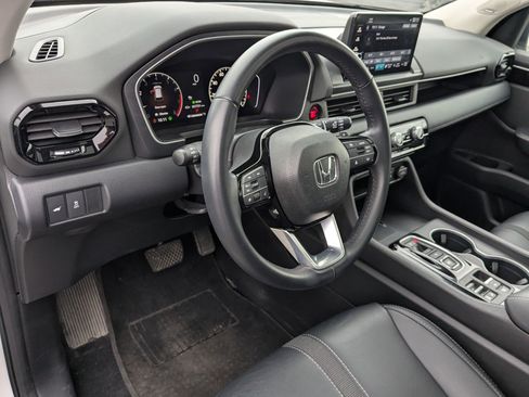 Used 2023 Honda Pilot Touring image 16