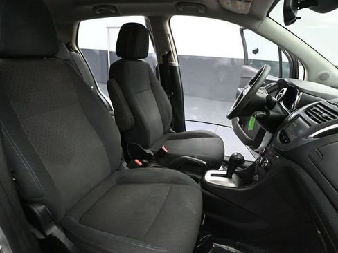 Used 2016 Chevrolet Trax LS image 38