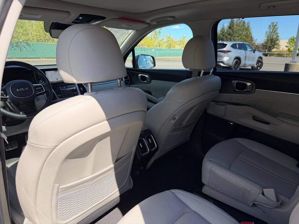 Used 2023 Kia Sorento SX Prestige w/ Panoramic Sunroof Package AWD/4WD image 33