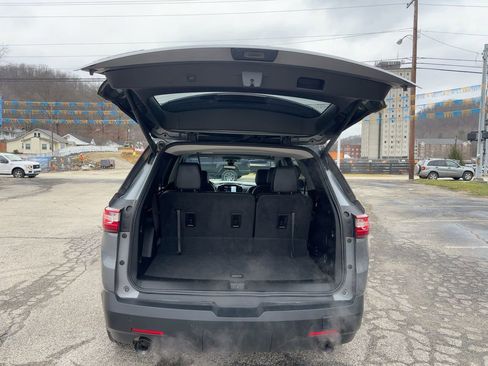Used 2020 Chevrolet Traverse RS image 44