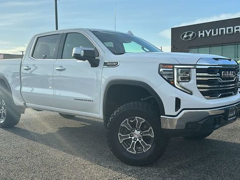 Used 2025 GMC Sierra 1500 SLT RWD image 6