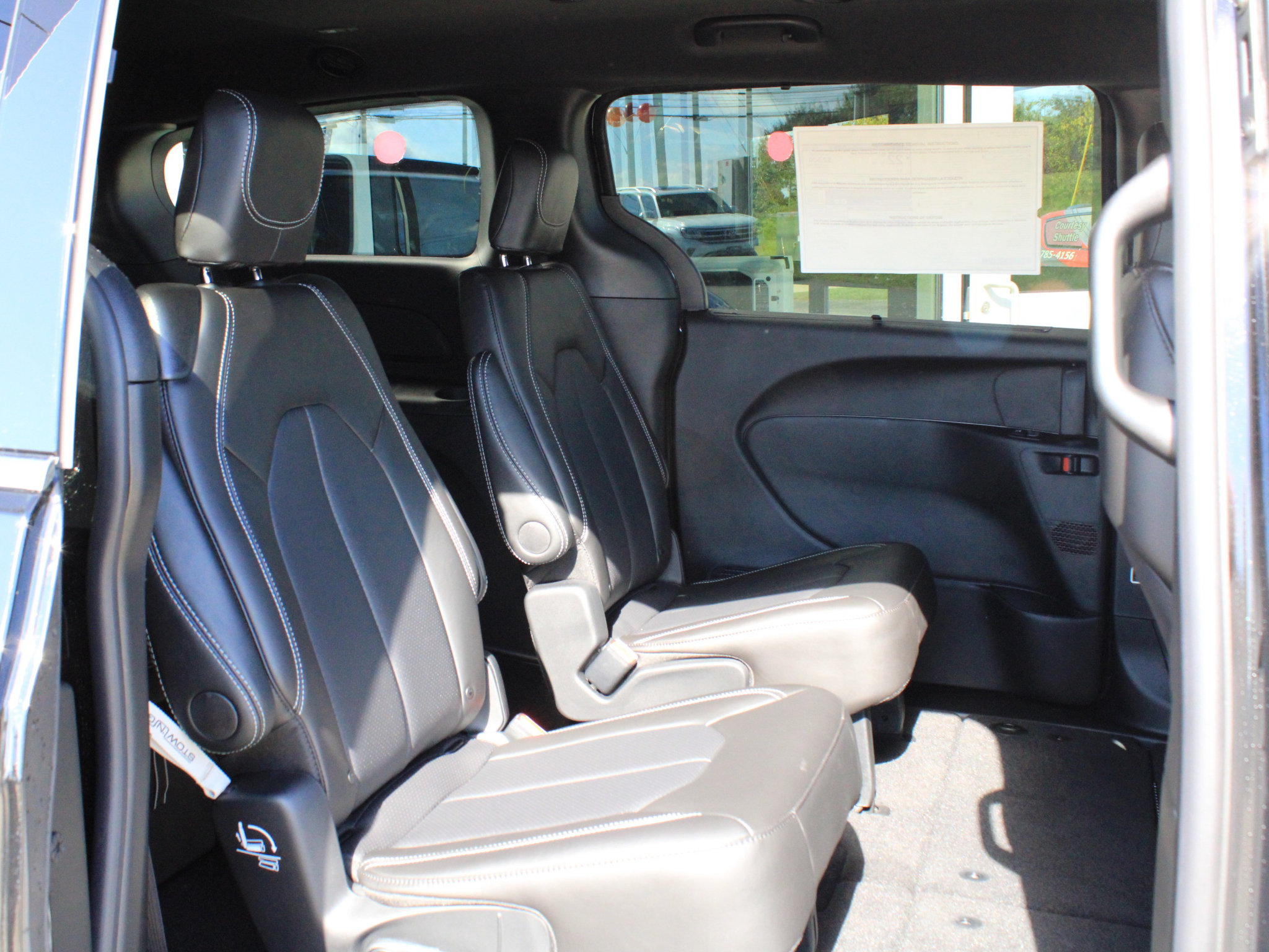 New 2027 Chrysler Pacifica Select FWD image 32
