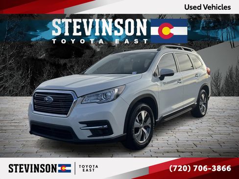 Used 2022 Subaru Ascent Premium w/ Convenience Package image 1