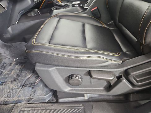 Used 2024 Ford Bronco Badlands image 15