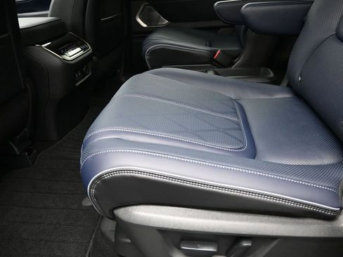 New 2026 INFINITI QX80 SPORT w/ Sport Exterior Package image 16