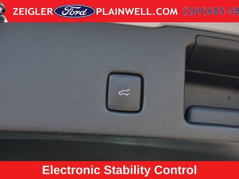 Used 2023 Ford Escape SE FWD image 11