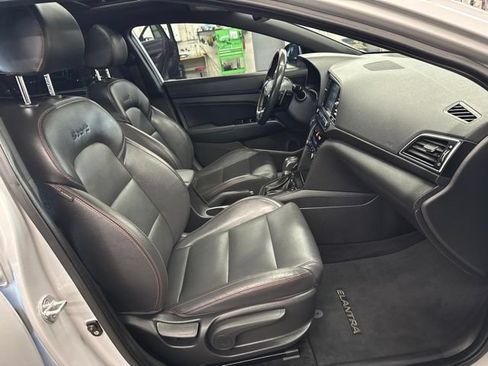 Used 2018 Hyundai Elantra Sport w/ Sport Premium Package 03 FWD image 28