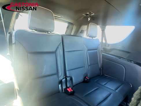 Used 2023 Chevrolet Suburban Premier image 36