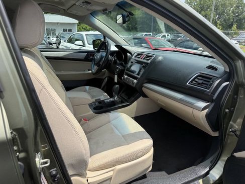 Used 2017 Subaru Outback 2.5i Premium AWD/4WD image 17