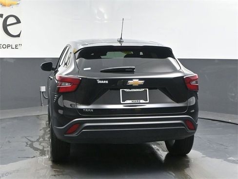 Used 2024 Chevrolet Trax LS w/ LS Convenience Package image 34