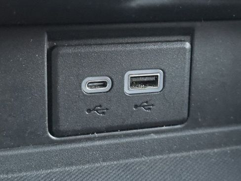 Used 2022 Chevrolet Tahoe LT w/ Luxury Package image 29