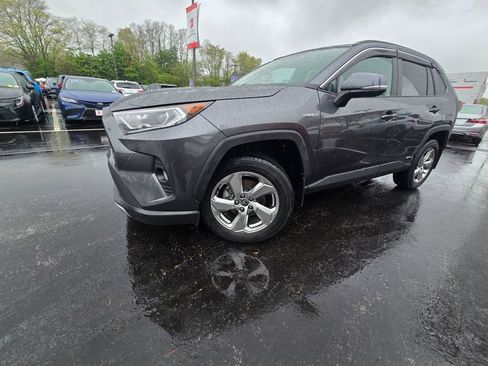 Used 2021 Toyota RAV4 Limited AWD/4WD image 2