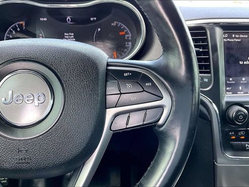 Used 2018 Jeep Grand Cherokee Altitude AWD/4WD image 9