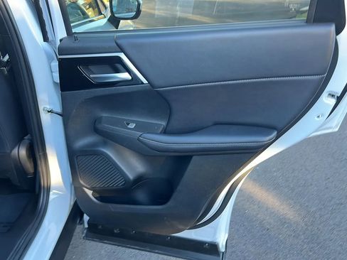 Used 2024 Mitsubishi Outlander Ralliart image 19