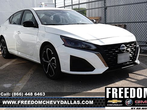 Used 2025 Nissan Altima 2.5 SR FWD image 1