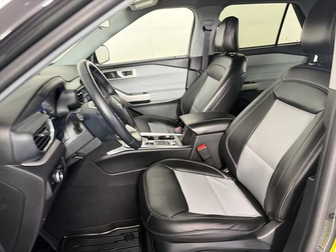 Used 2024 Ford Explorer XLT w/ Equipment Group 202A AWD/4WD image 11