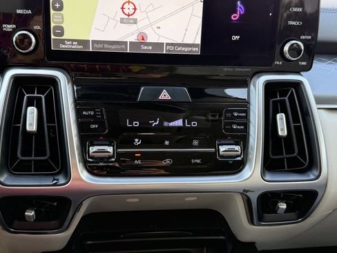 Certified 2022 Kia Sorento S FWD image 25