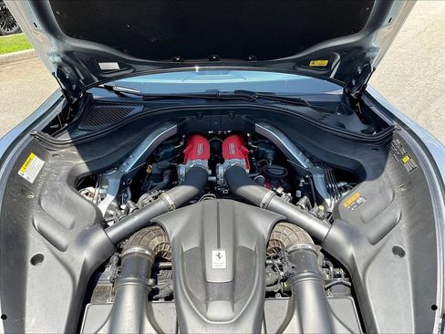 Used 2023 Ferrari Roma RWD image 33