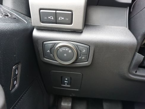Used 2018 Ford F150 Raptor w/ Equipment Group 801A Mid AWD/4WD image 5
