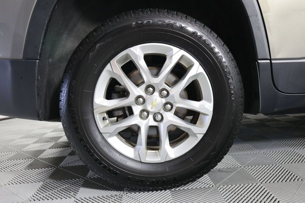 Used 2018 Chevrolet Traverse LT FWD image 7