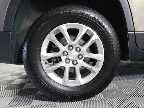 Used 2018 Chevrolet Traverse LT FWD image 7