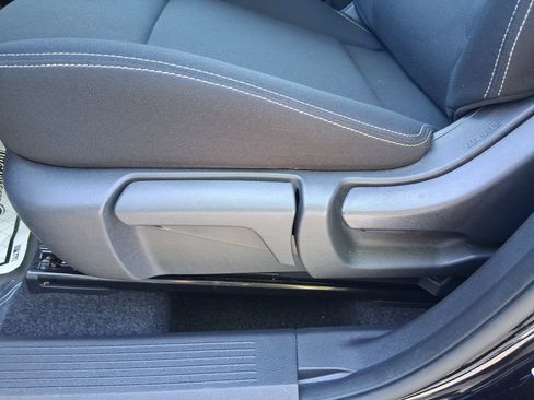 Used 2023 Nissan Rogue S FWD image 13
