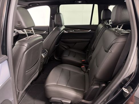 Used 2023 Cadillac XT6 Sport w/ Technology Package AWD/4WD image 7
