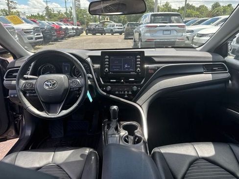 Used 2023 Toyota Camry SE FWD image 12