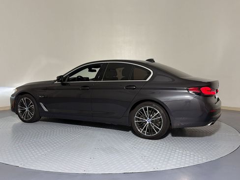 Used 2023 BMW 530e w/ Convenience Package RWD image 3