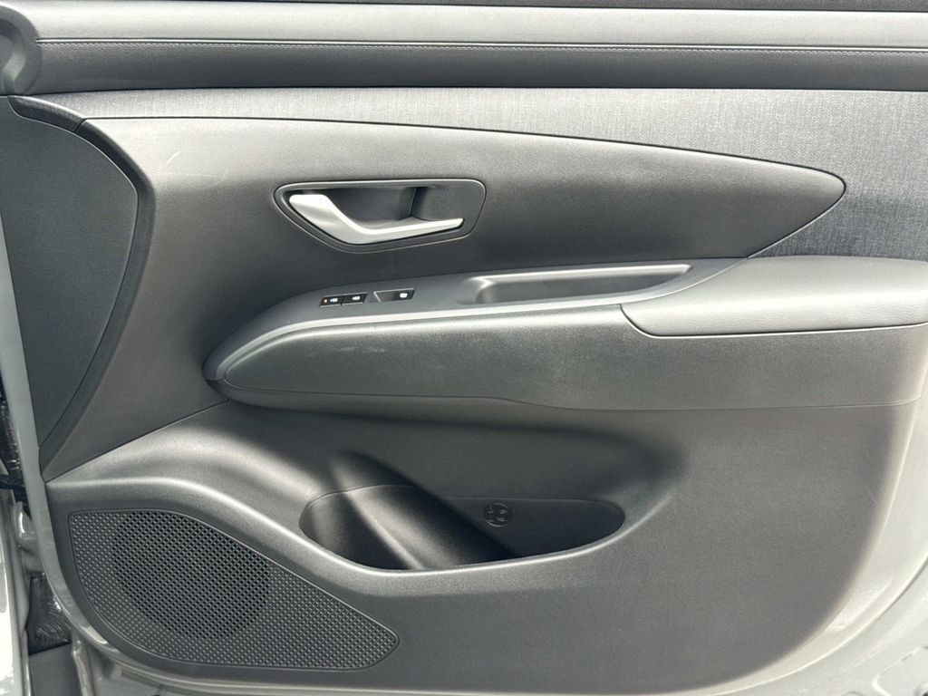 Used 2025 Hyundai Tucson SEL AWD/4WD image 19
