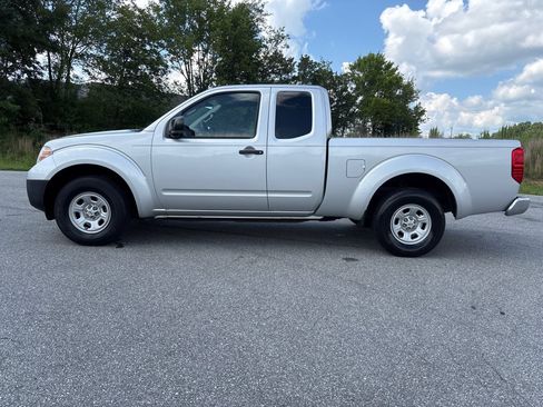 Used 2012 Nissan Frontier S w/ S Preferred Pkg RWD image 2