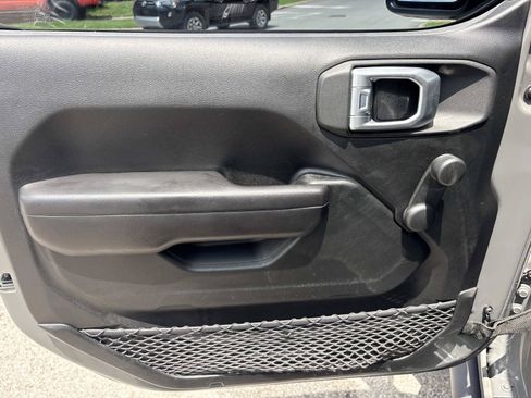 Used 2018 Jeep Wrangler Unlimited Sport AWD/4WD image 13