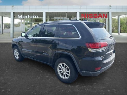 Used 2020 Jeep Grand Cherokee Laredo AWD/4WD image 3