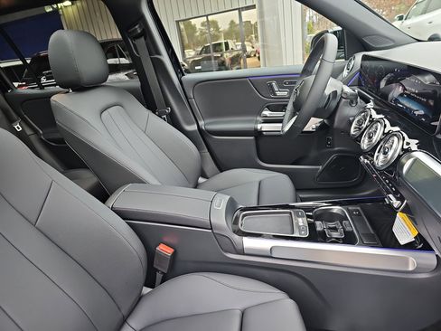 New 2026 Mercedes-Benz GLB 250 image 10
