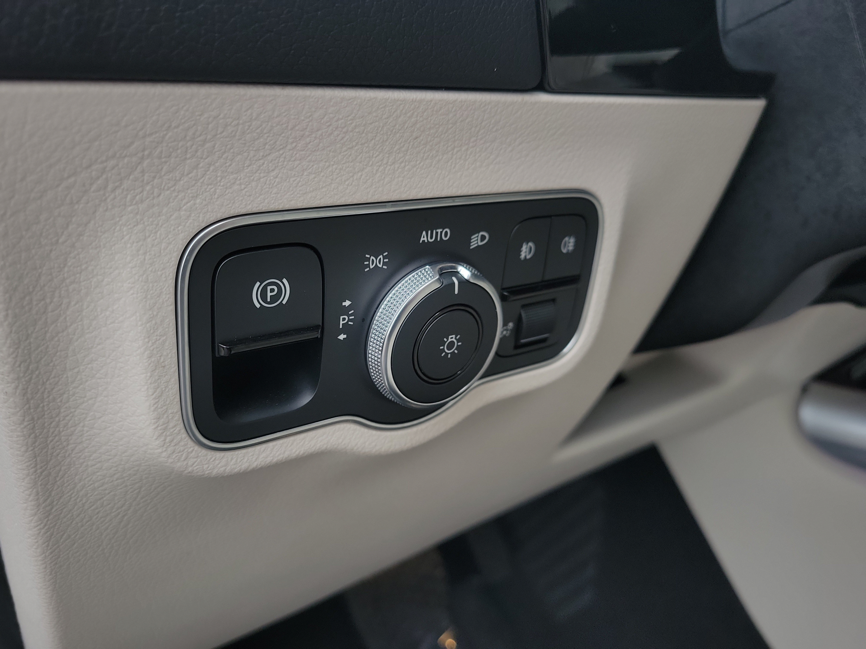 Certified 2021 Mercedes-Benz GLA 250 image 24