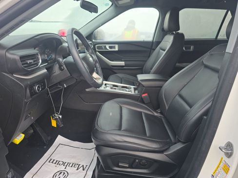 Used 2023 Ford Explorer XLT w/ Equipment Group 202A image 10