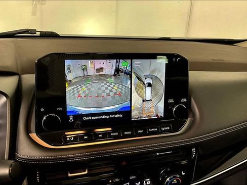 Used 2023 Nissan Rogue SL w/ SL Premium Package image 21