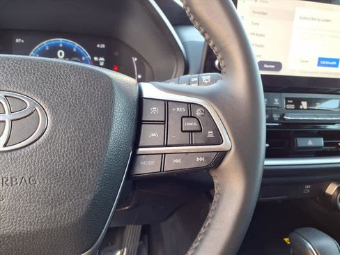 Certified 2025 Toyota Grand Highlander XLE image 12