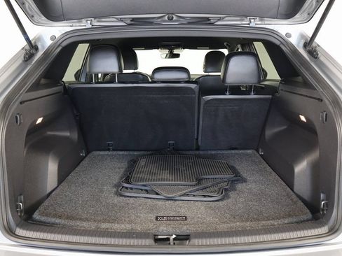 Used 2022 Volkswagen Atlas Cross Sport SE FWD image 14