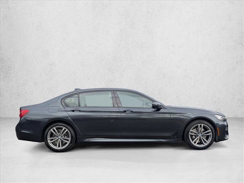Used 2017 BMW 740e xDrive image 4