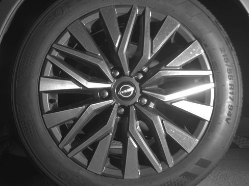 Used 2025 Nissan Altima 2.5 SV FWD image 14