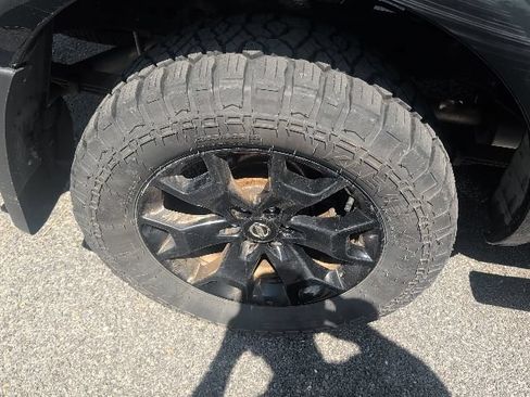 Used 2020 Nissan Frontier SV w/ Midnight Edition Floor Mats AWD/4WD image 4