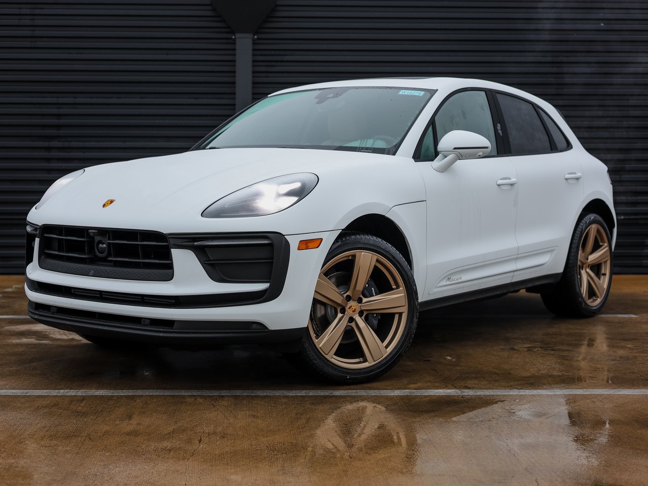 Certified 2026 Porsche Macan AWD/4WD image 1