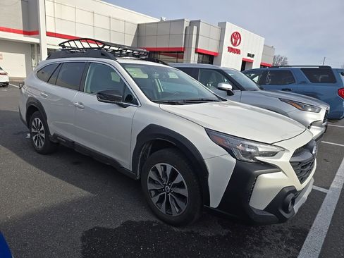 Used 2025 Subaru Outback Limited image 2