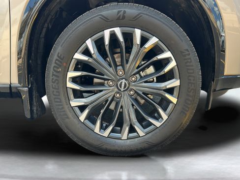 Used 2025 Nissan Rogue Platinum FWD image 34