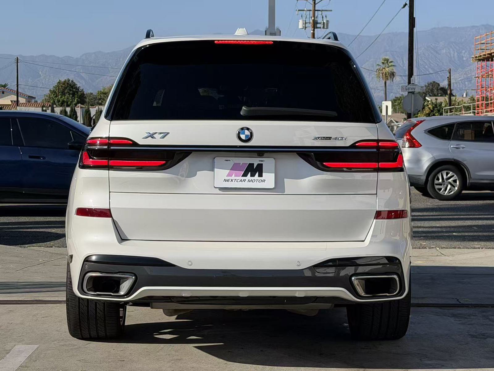 Used 2024 BMW X7 xDrive40i w/ M Sport Package AWD/4WD image 5