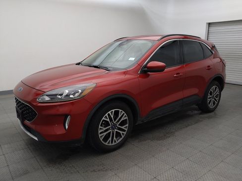 Used 2020 Ford Escape SEL FWD image 2