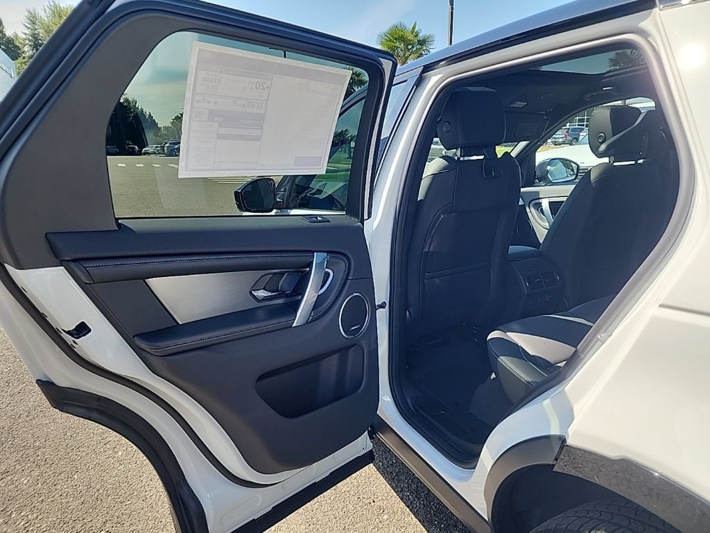 New 2026 Land Rover Discovery Sport Landmark AWD/4WD image 15